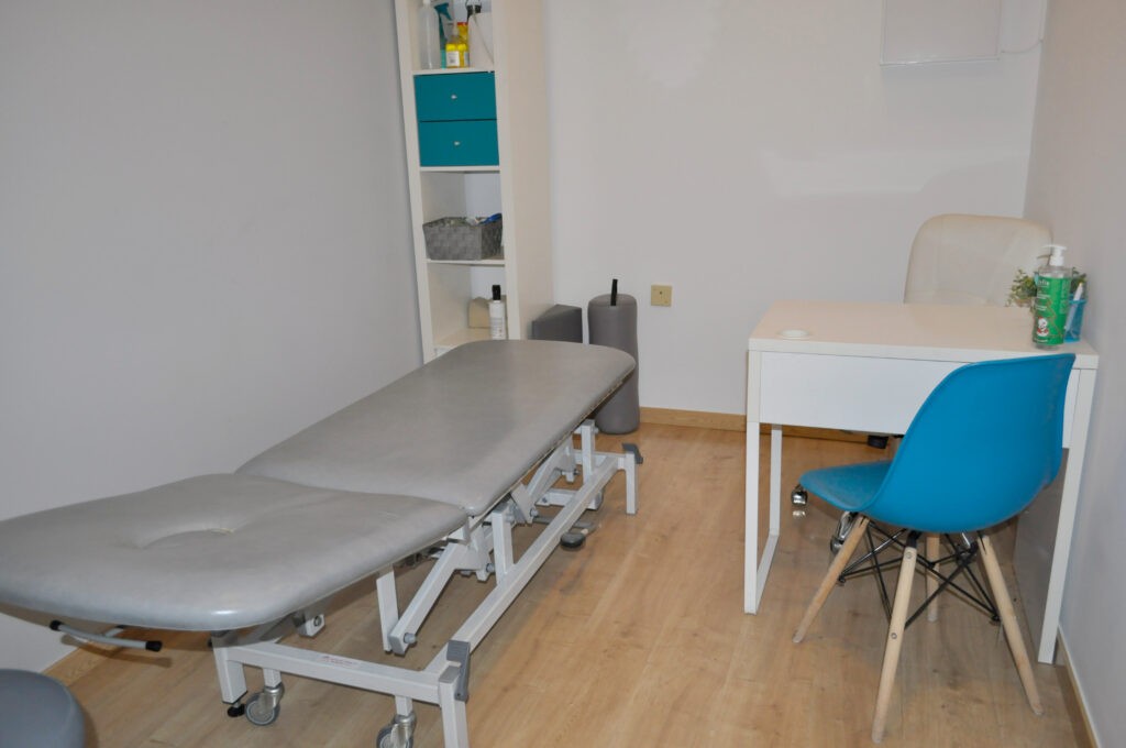 Box de tratamiento individual en la clínica de fisioterapia Sigma en Fuengirola
