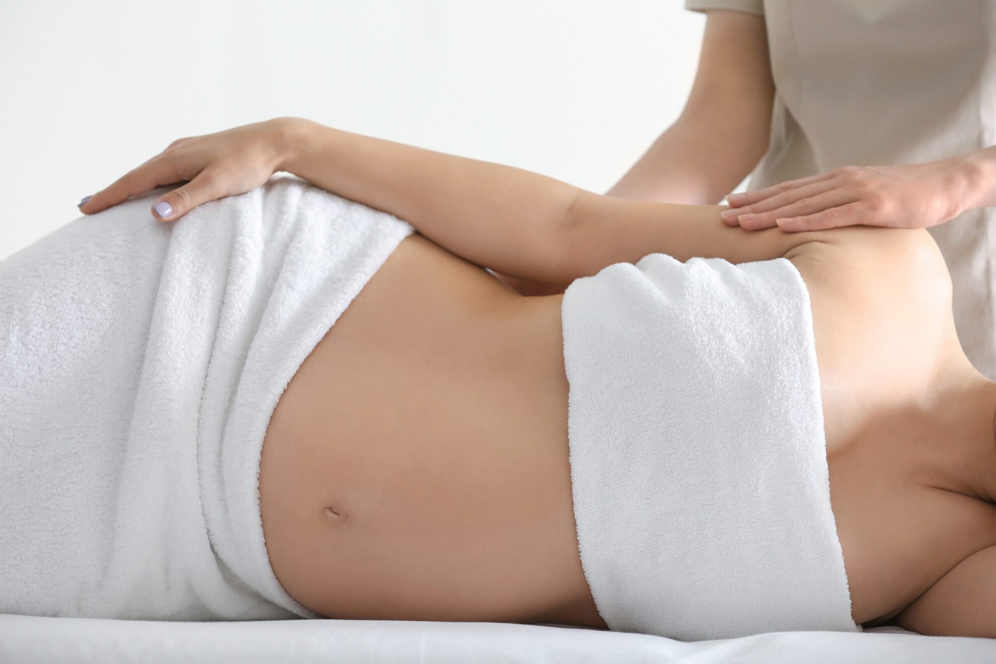 Fisioterapia para embarazadas en Málaga: qué necesita tu cuerpo en cada trimestre 6 2026 Sesiones individuales adaptadas a cada trimestre en la clínica Sigma de Fuengirola.